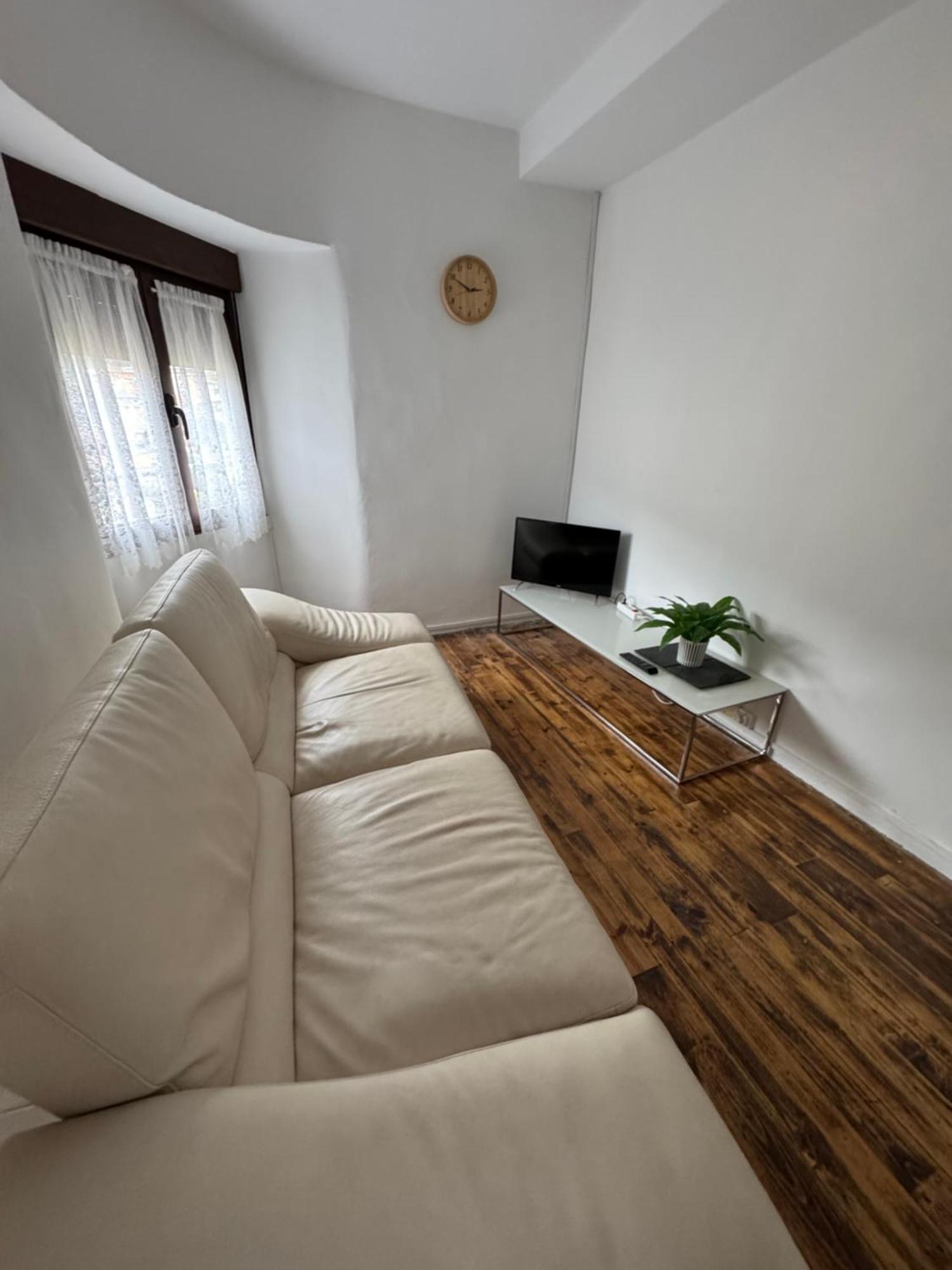 Apartamentos El Cascarin カンガス・デル・ナルセア エクステリア 写真